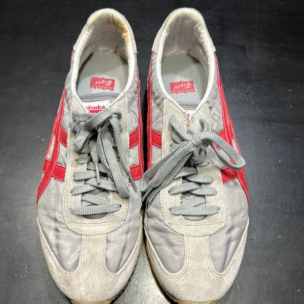 Size 9 onitsuka tiger shoes